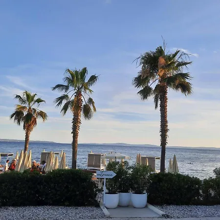 Tiki With Big Terrace