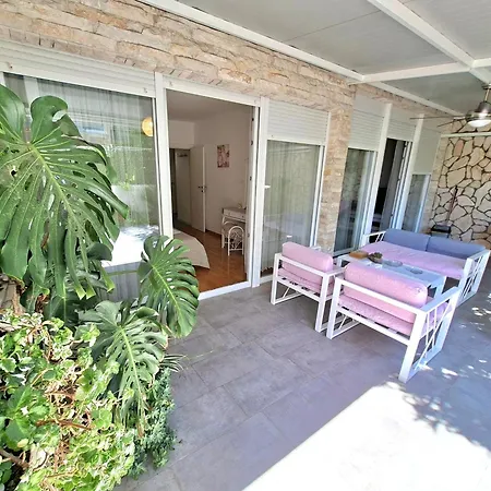Tiki With A Large Terrace Apartment
