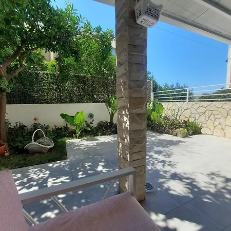 Tiki With Big Terrace * Σπλιτ